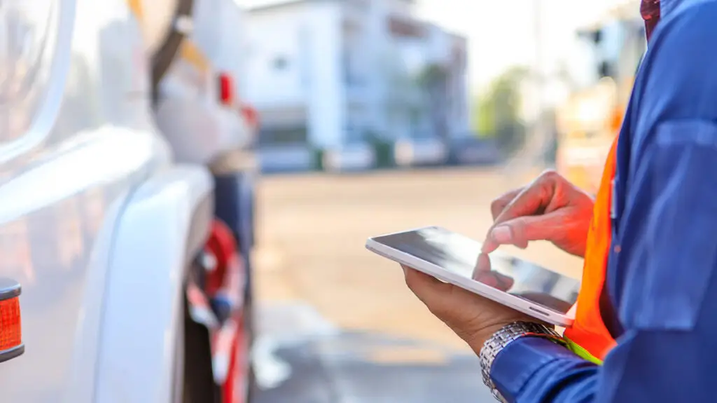 “Shipping checklist for documenting hotshot freight details.”